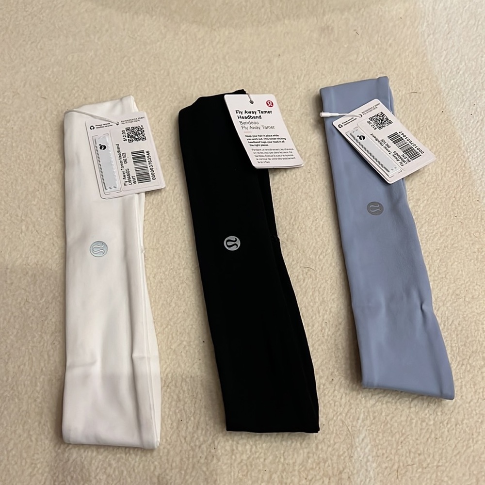 Wholesale pack of -10 🍋-Lululemon fly away tamer head band Blk and blue only! - Picture 3 of 16